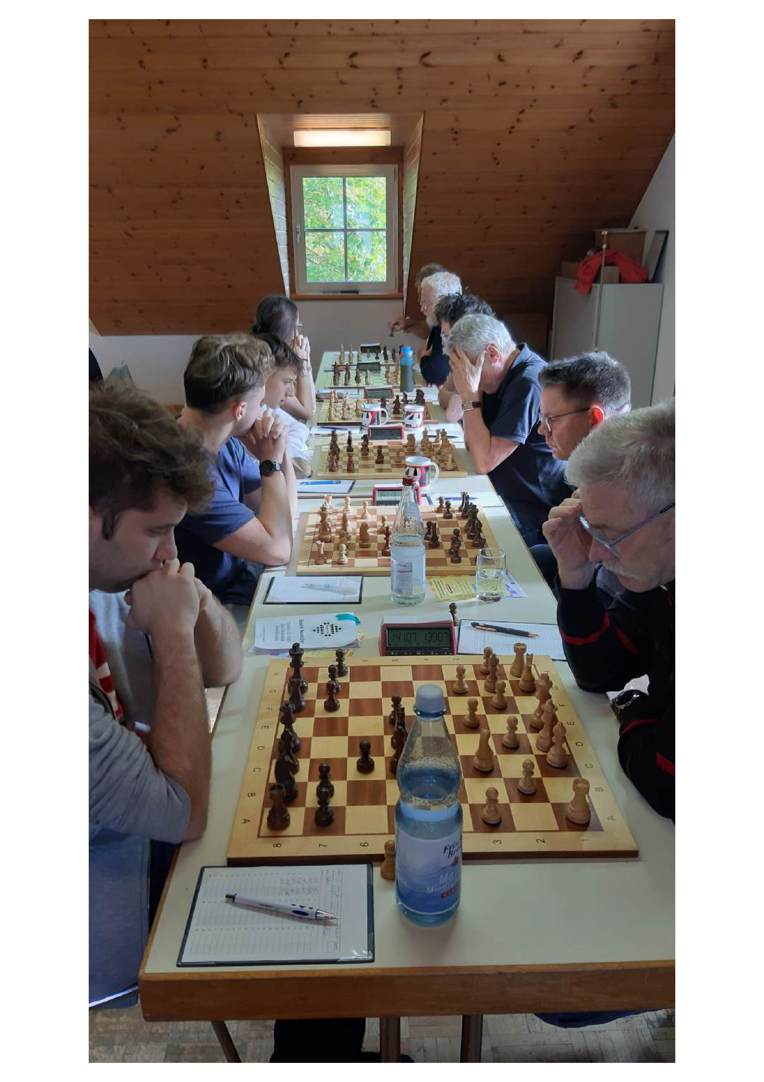 Foto links TeamIII IV komprimiert